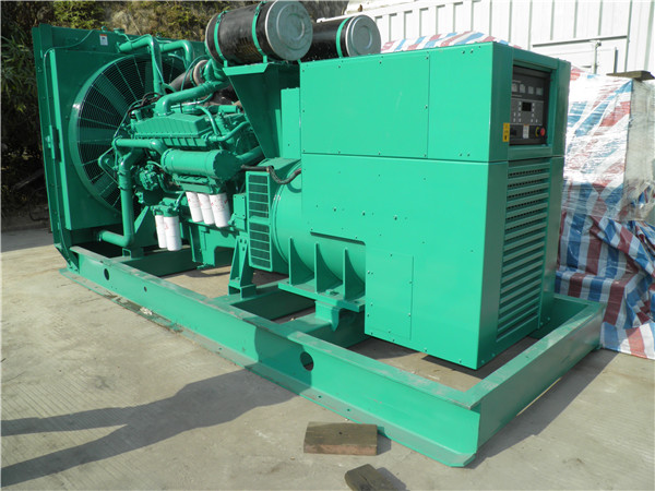 康保发电车出租-柴油发电机组在使用的过程中应该做好哪些防护工作