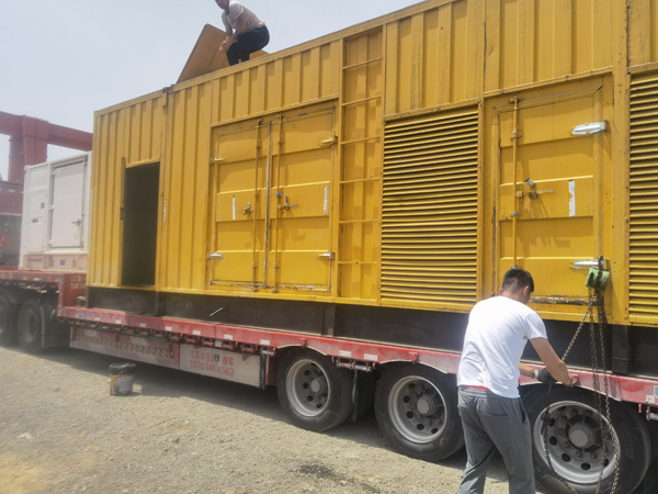 康保除了负载情况和发动机维护，还有哪些因素会影响 200kw 柴油发电机的油耗？