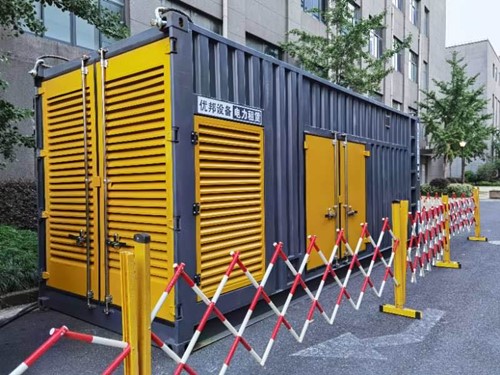 康保如何使用转速表检查发动机的转速？