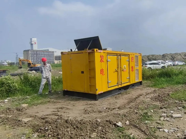 康保200KW柴油发电机机组每小时的油耗量受哪些因素影响？