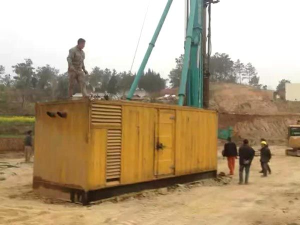 康保如何判断水冷式机油散热器密封件是否需要更换？